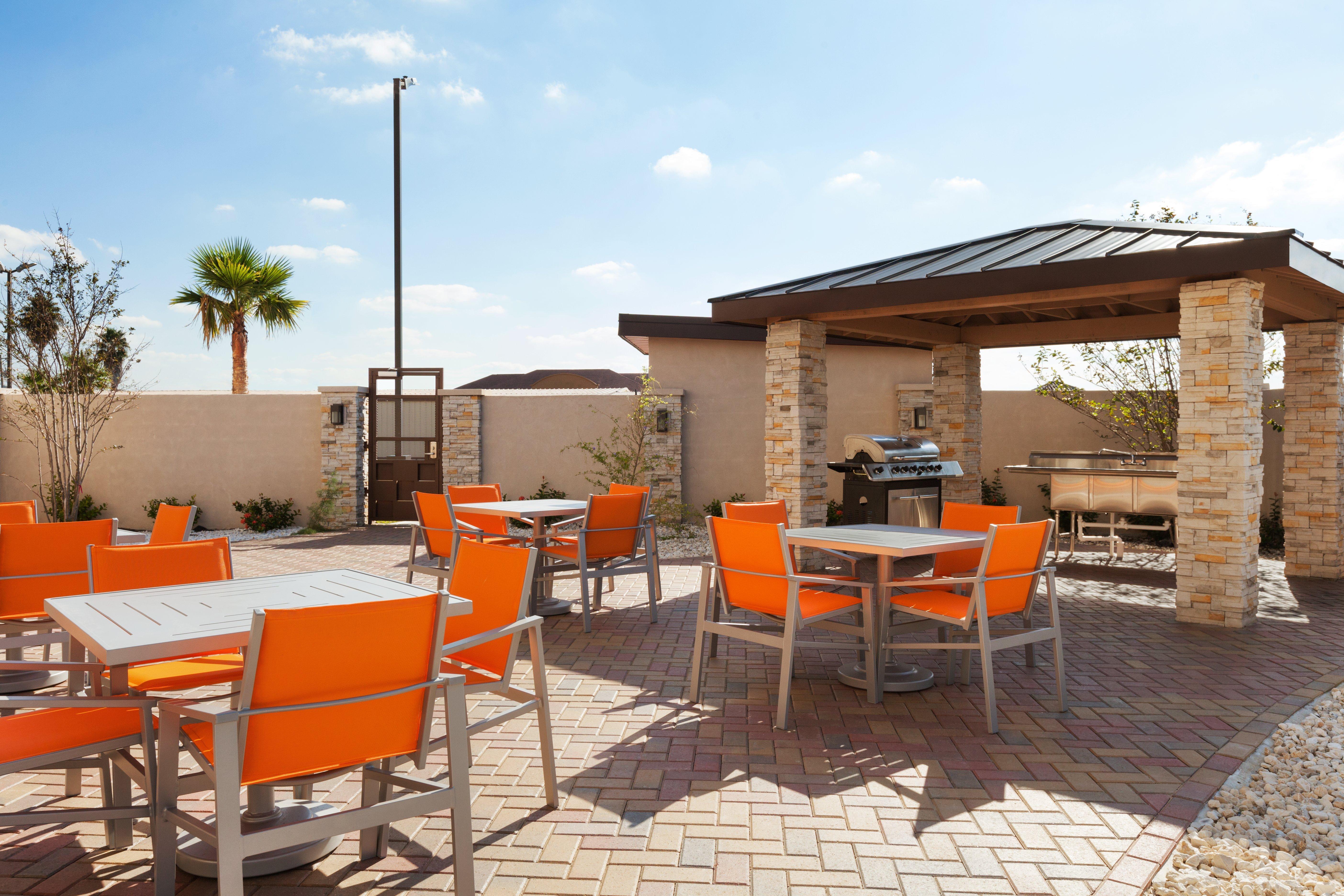 Holiday Inn Express & Suites Edinburg- Mcallen Area By Ihg Eksteriør bilde